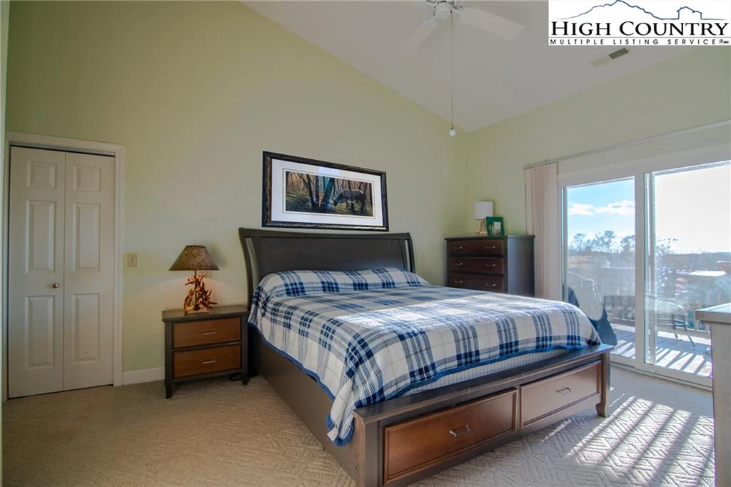 Image number 16 for the current listing
