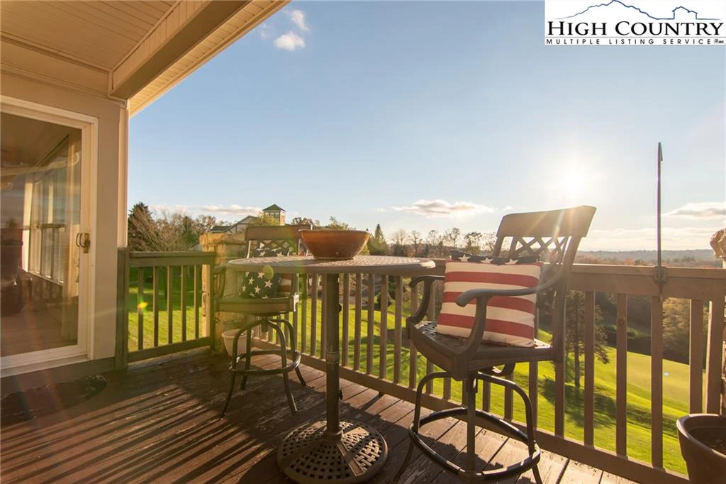 Image number 11 for the current listing