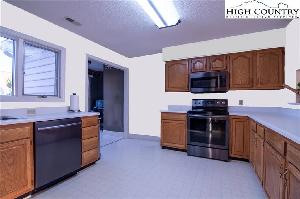Image number 19 for the current listing