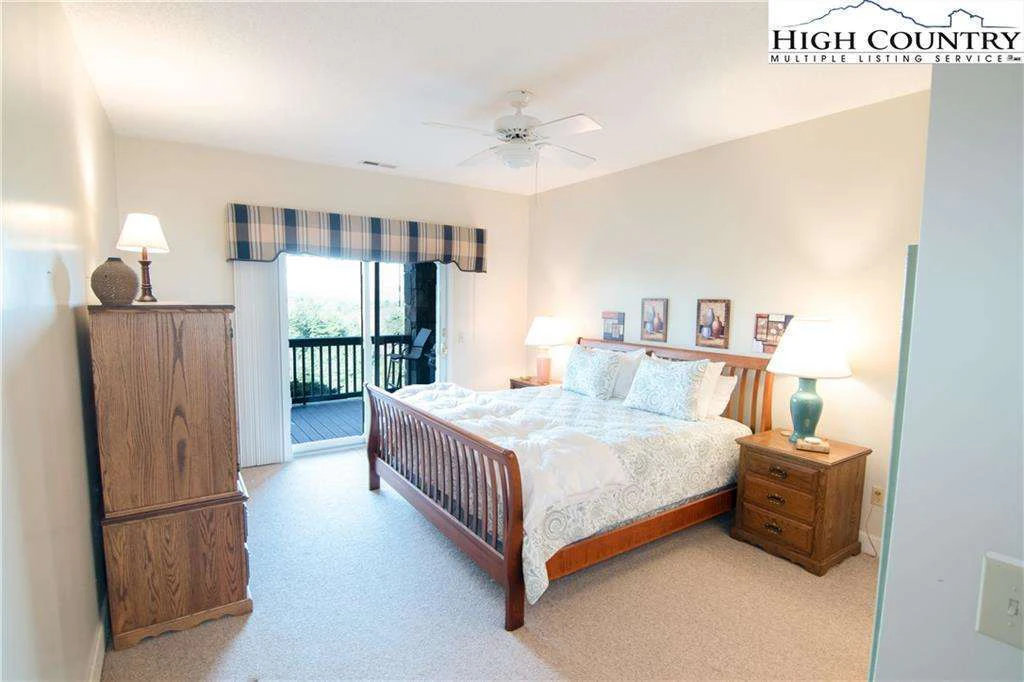 Image number 2 for the current listing