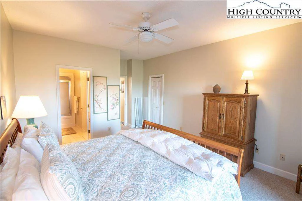 Image number 13 for the current listing