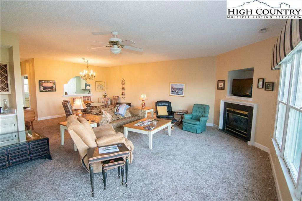 Image number 7 for the current listing