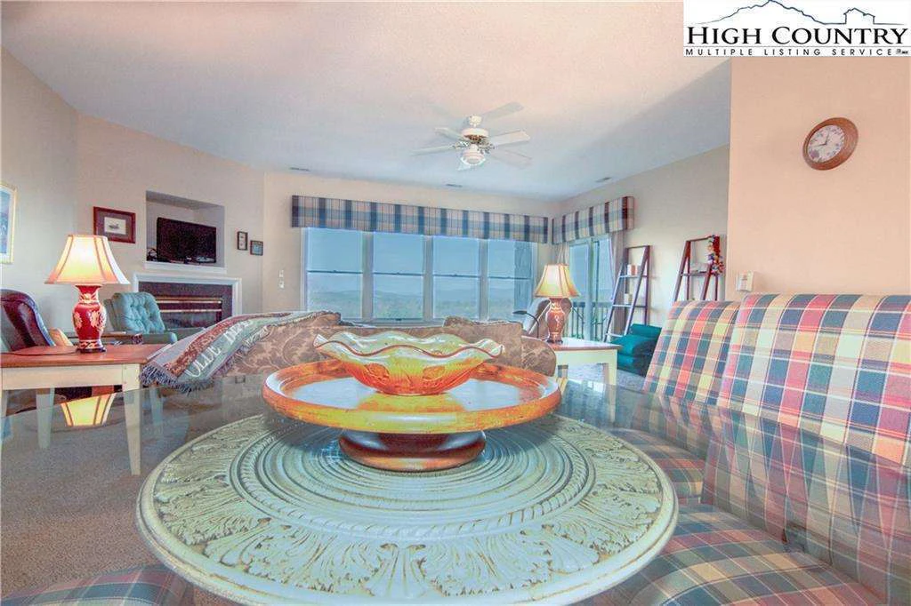 Image number 21 for the current listing