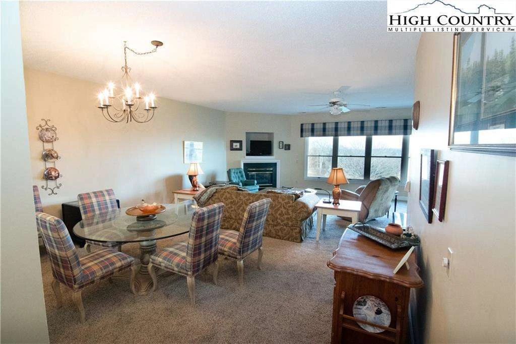 Image number 19 for the current listing