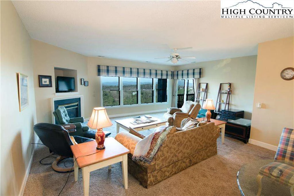 Image number 18 for the current listing