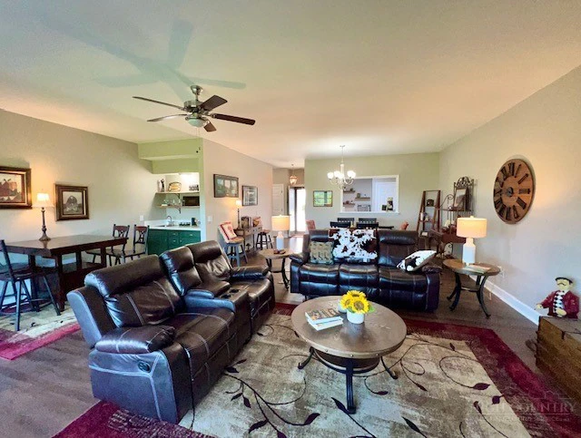 Image number 21 for the current listing