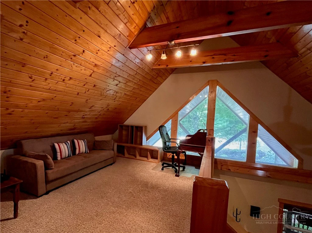 Image number 20 for the current listing