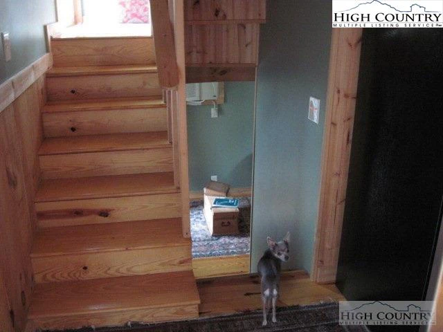 Image number 4 for the current listing