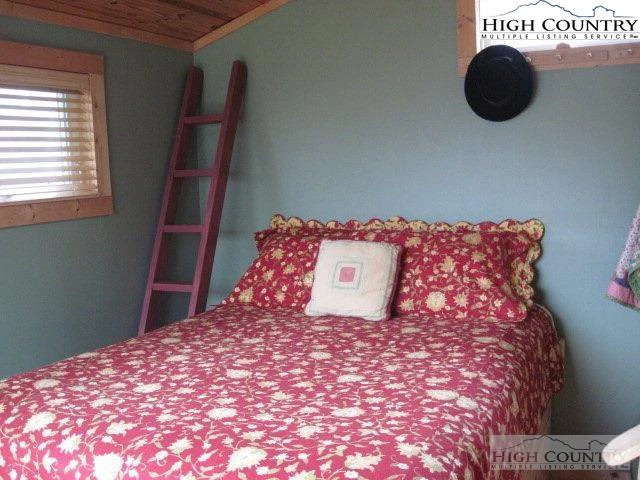 Image number 5 for the current listing