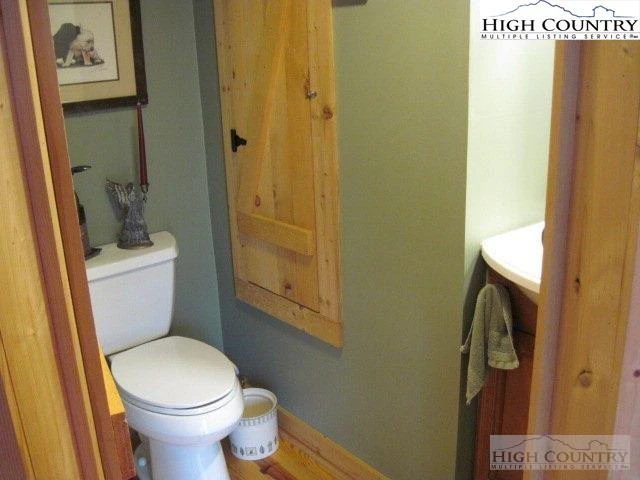 Image number 9 for the current listing