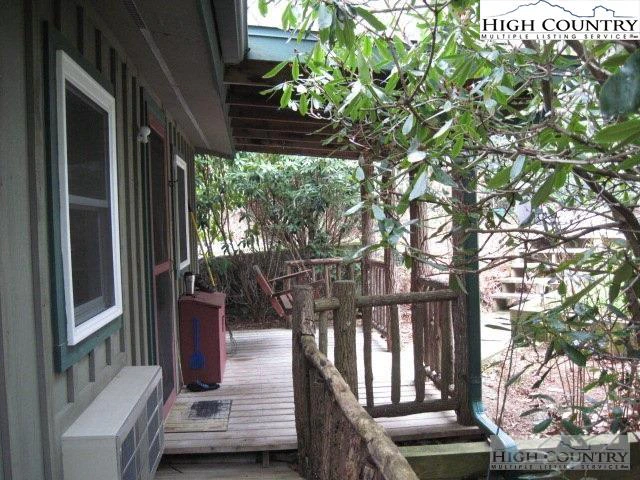 Image number 13 for the current listing