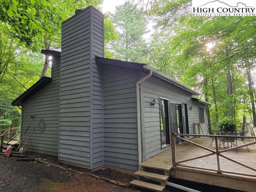 Image number 1 for the current listing