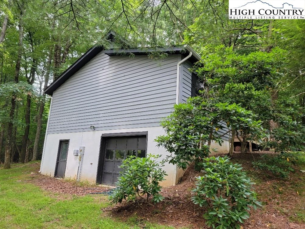 Image number 3 for the current listing