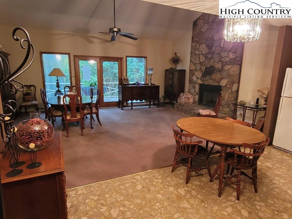 Image number 5 for the current listing