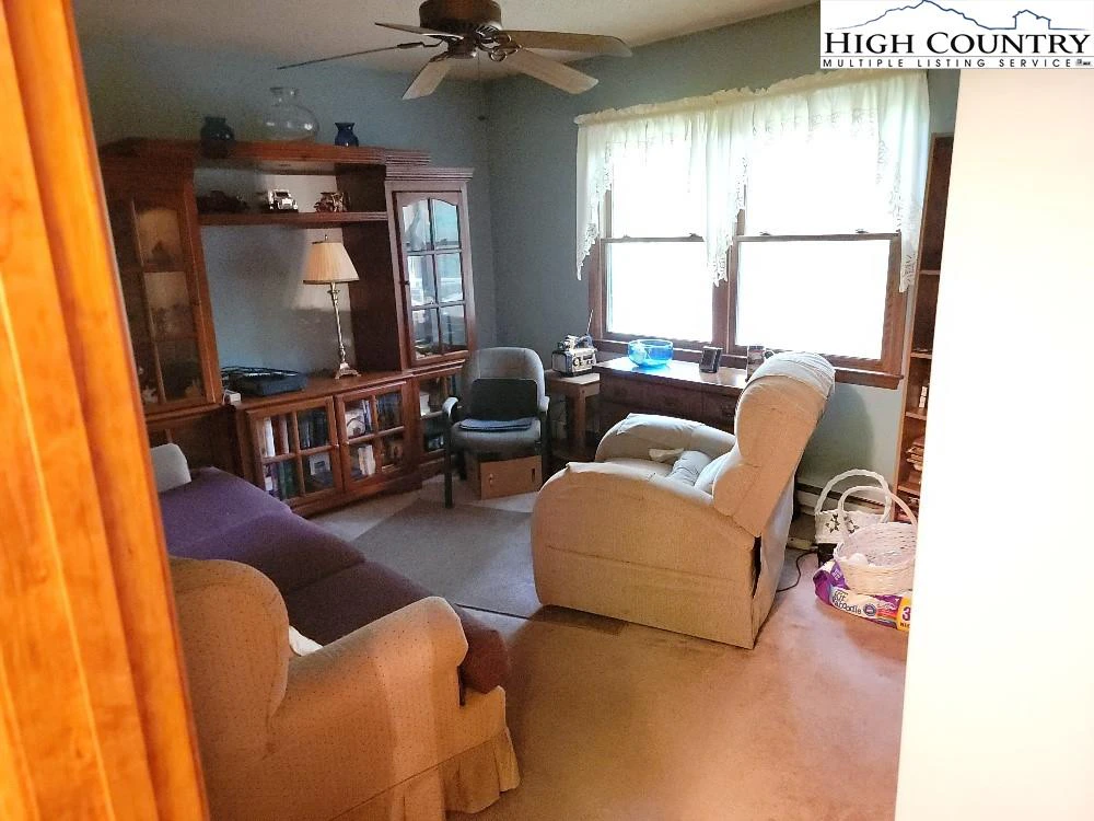Image number 7 for the current listing