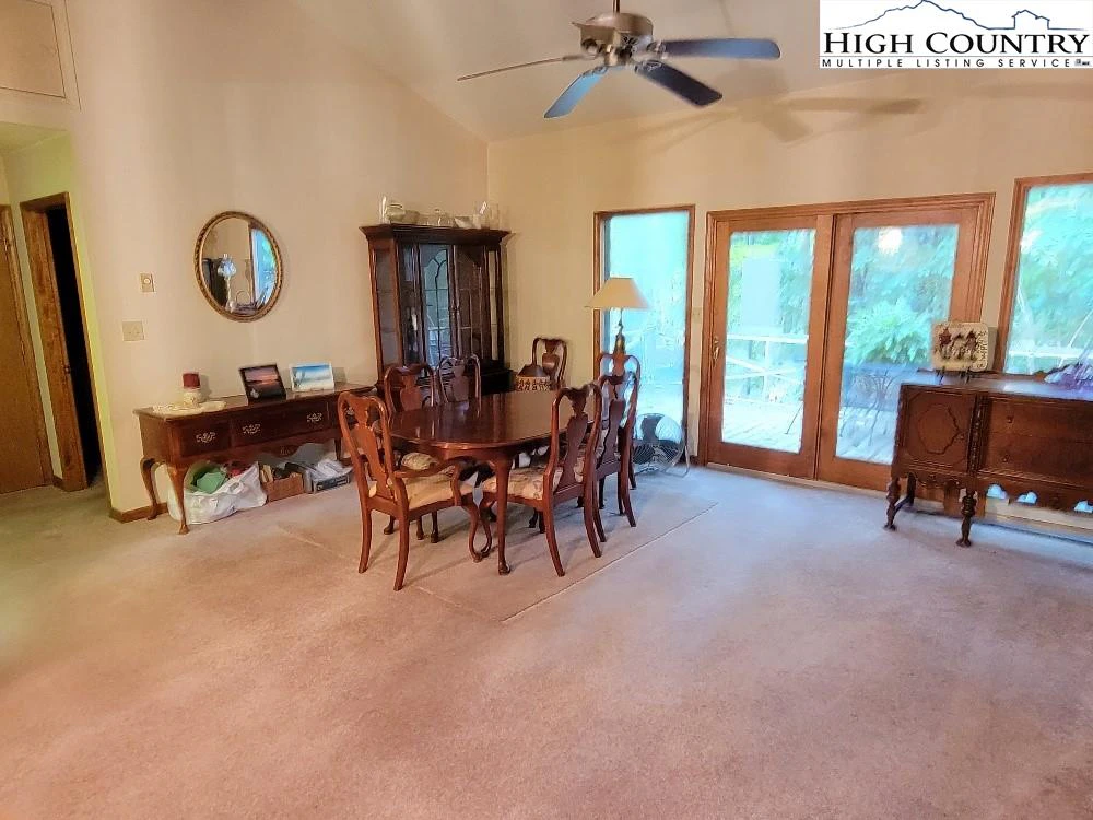 Image number 8 for the current listing