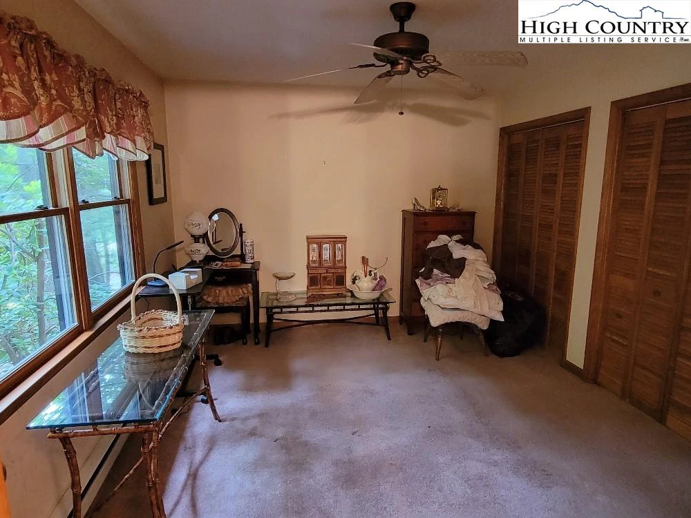Image number 9 for the current listing