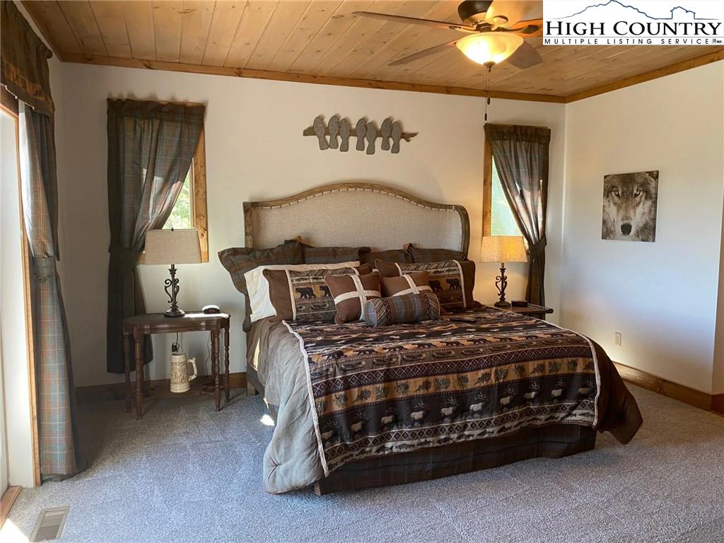 Image number 6 for the current listing