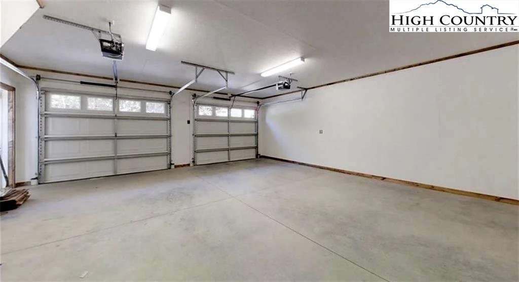 Image number 18 for the current listing