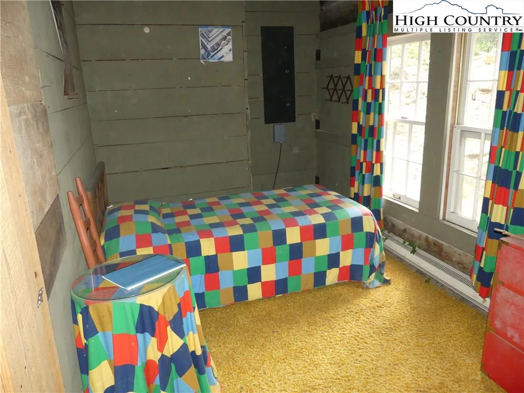 Image number 2 for the current listing