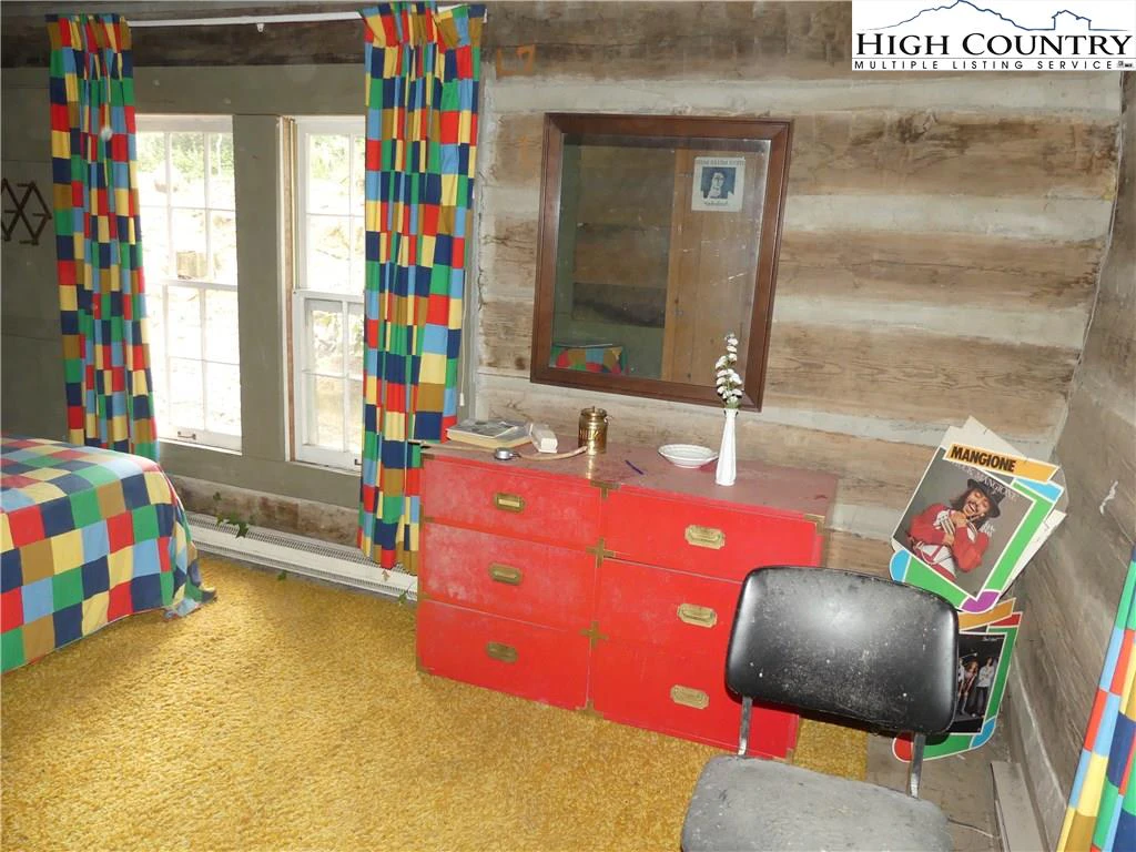 Image number 13 for the current listing
