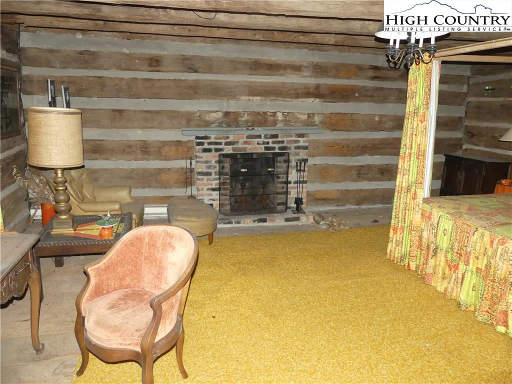 Image number 8 for the current listing