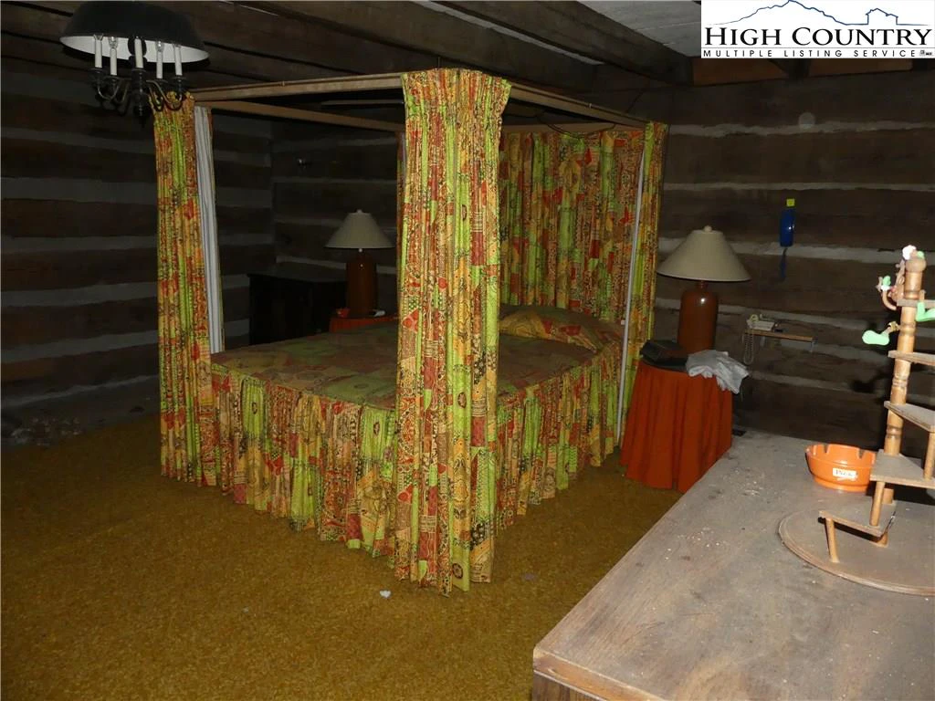 Image number 7 for the current listing