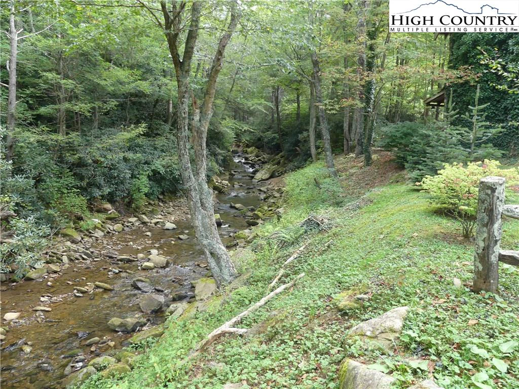 Image number 17 for the current listing