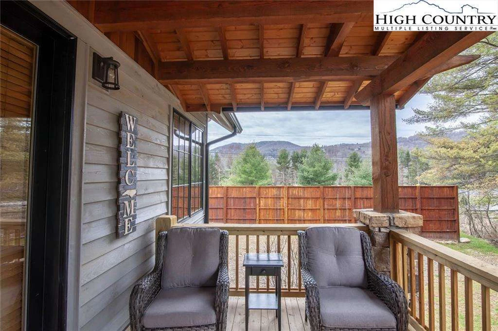 Image number 1 for the current listing