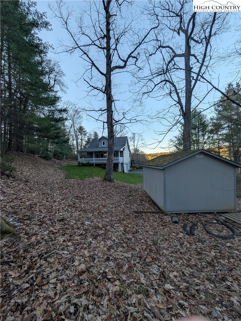 Image number 15 for the current listing