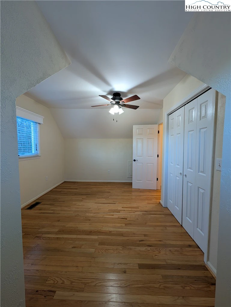 Image number 7 for the current listing
