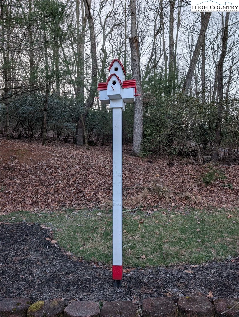 Image number 19 for the current listing