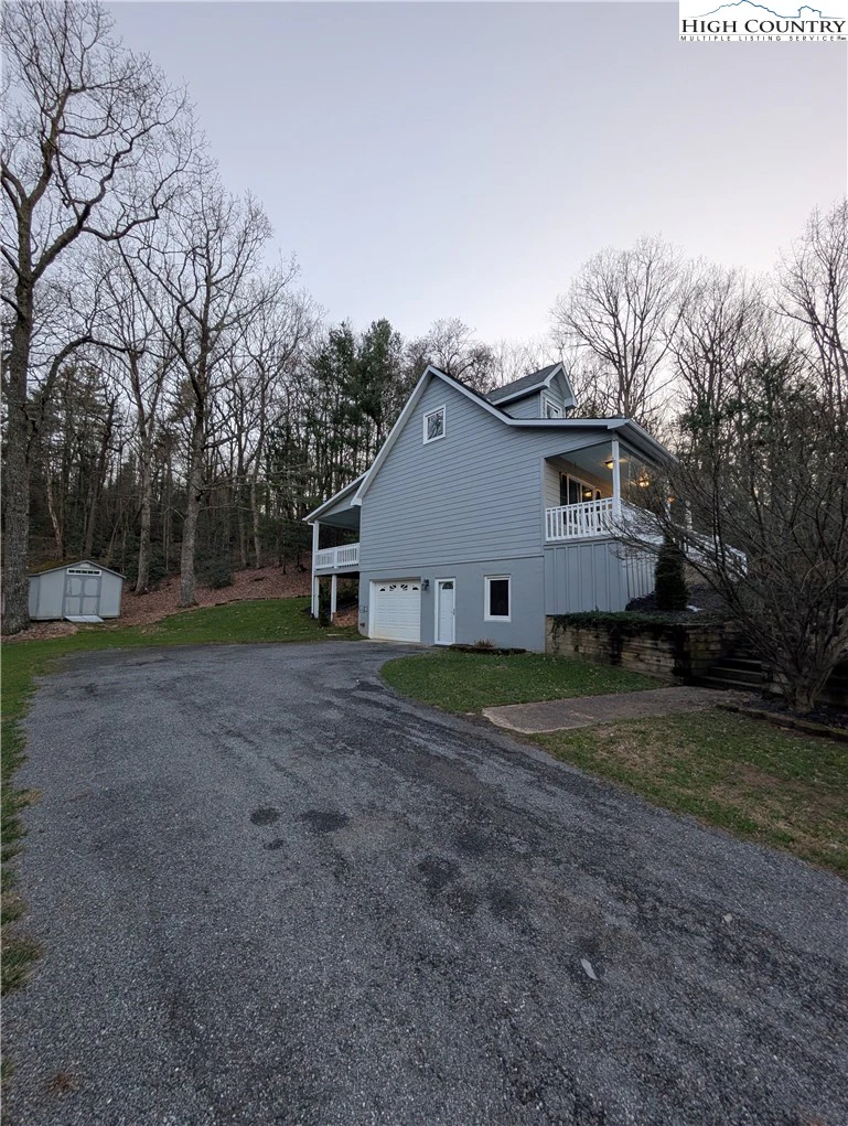 Image number 8 for the current listing
