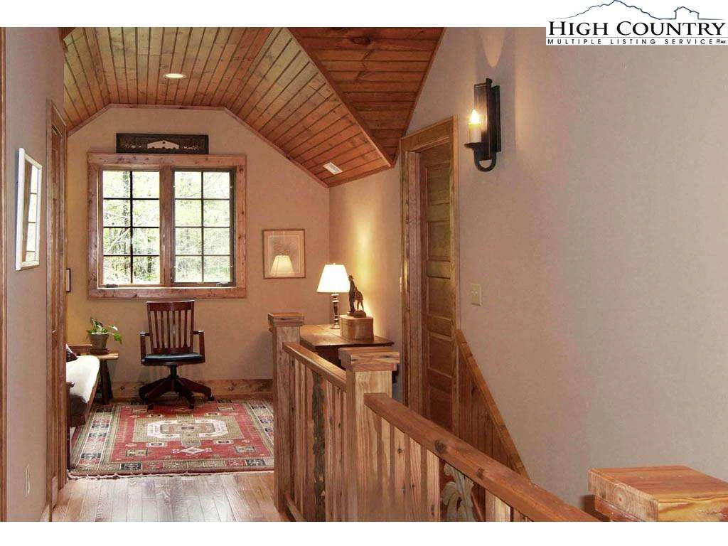 Image number 16 for the current listing