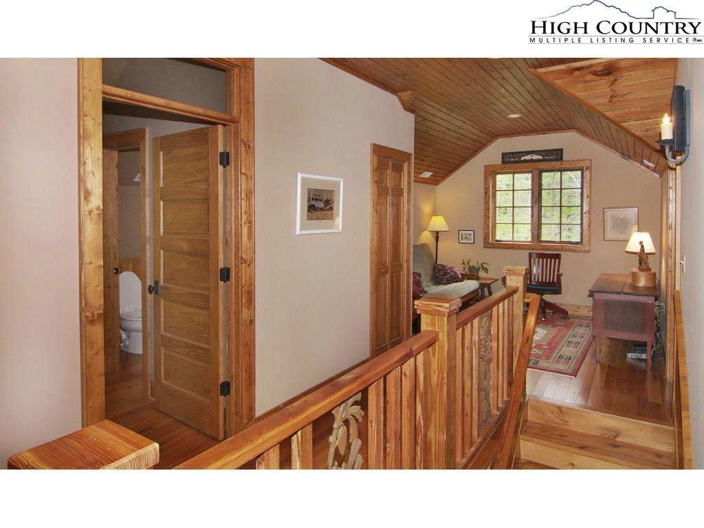 Image number 2 for the current listing