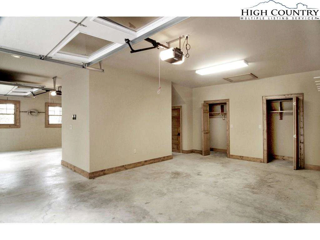 Image number 10 for the current listing