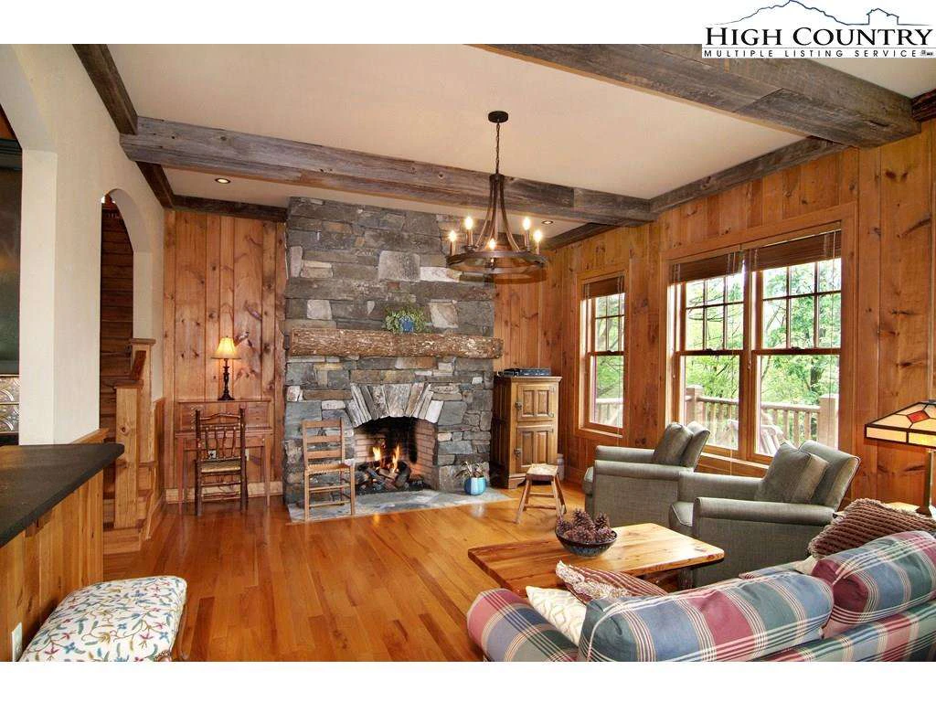 Image number 24 for the current listing
