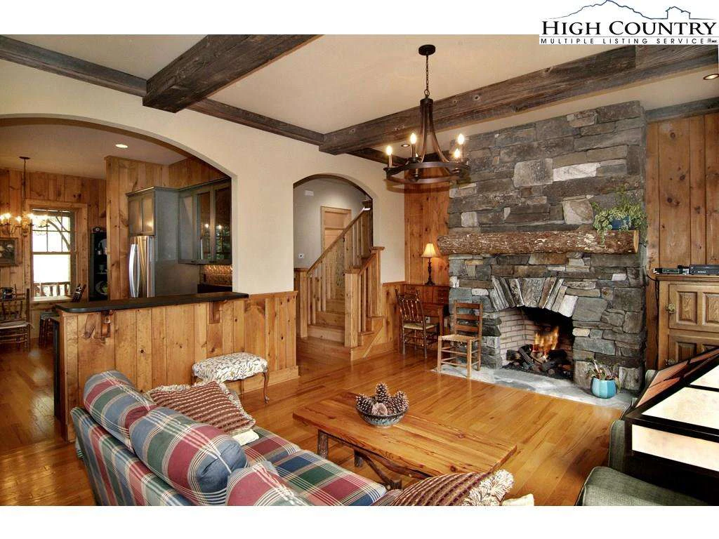 Image number 23 for the current listing