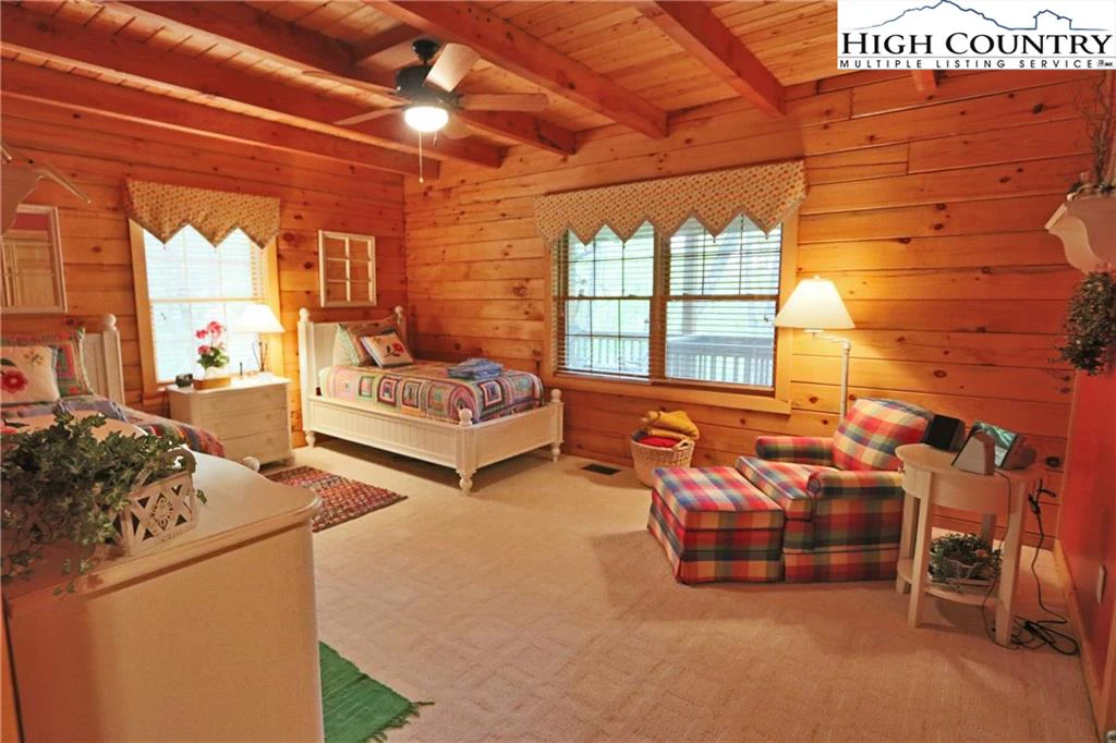Image number 4 for the current listing