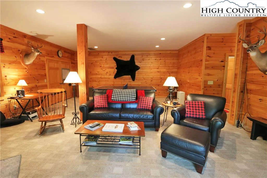 Image number 6 for the current listing