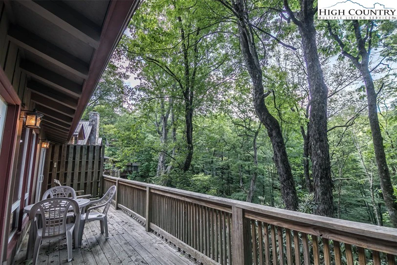 Image number 14 for the current listing