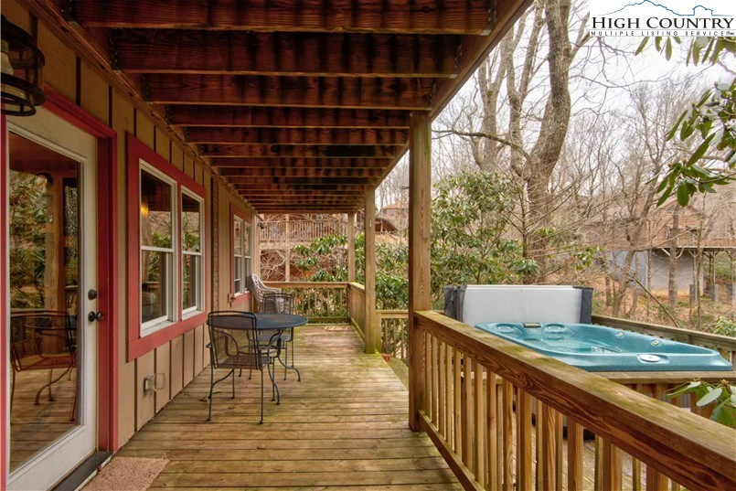 Image number 16 for the current listing