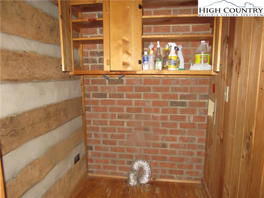 Image number 4 for the current listing