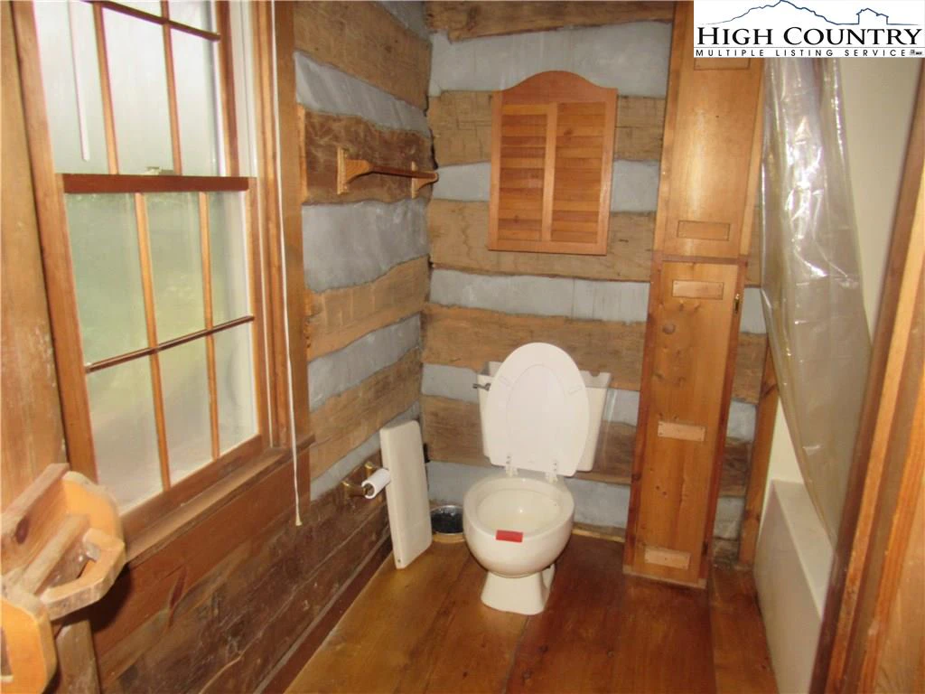 Image number 7 for the current listing