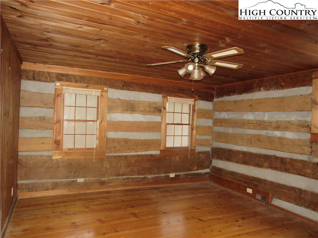 Image number 10 for the current listing