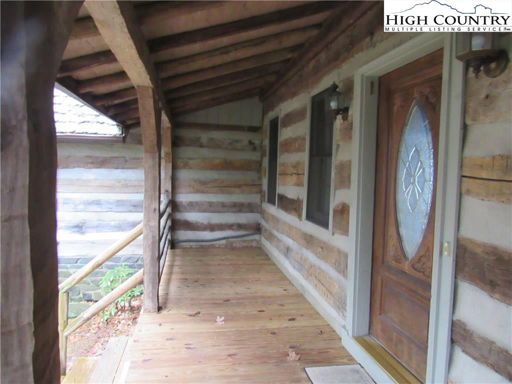 Image number 16 for the current listing
