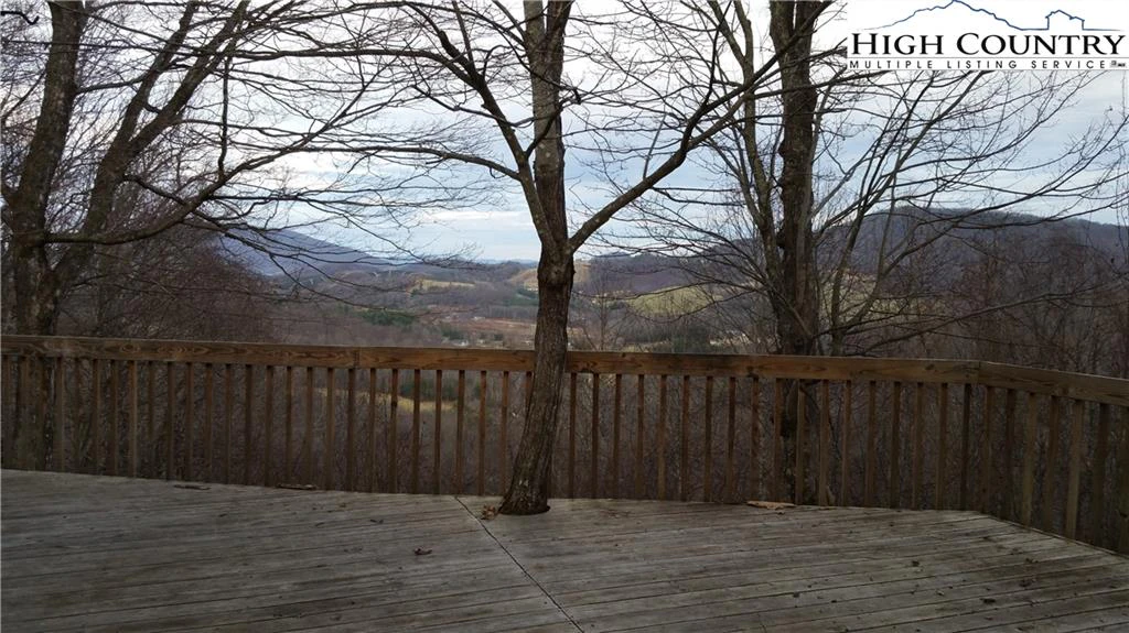 Image number 19 for the current listing
