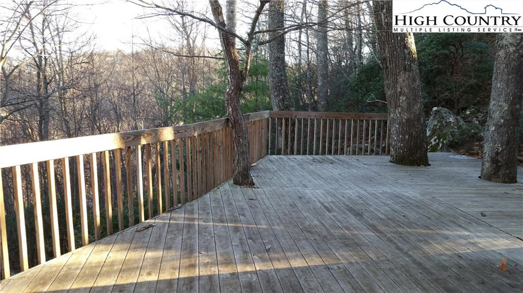 Image number 21 for the current listing