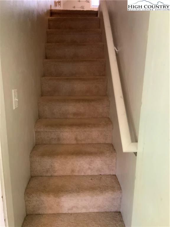 Image number 5 for the current listing