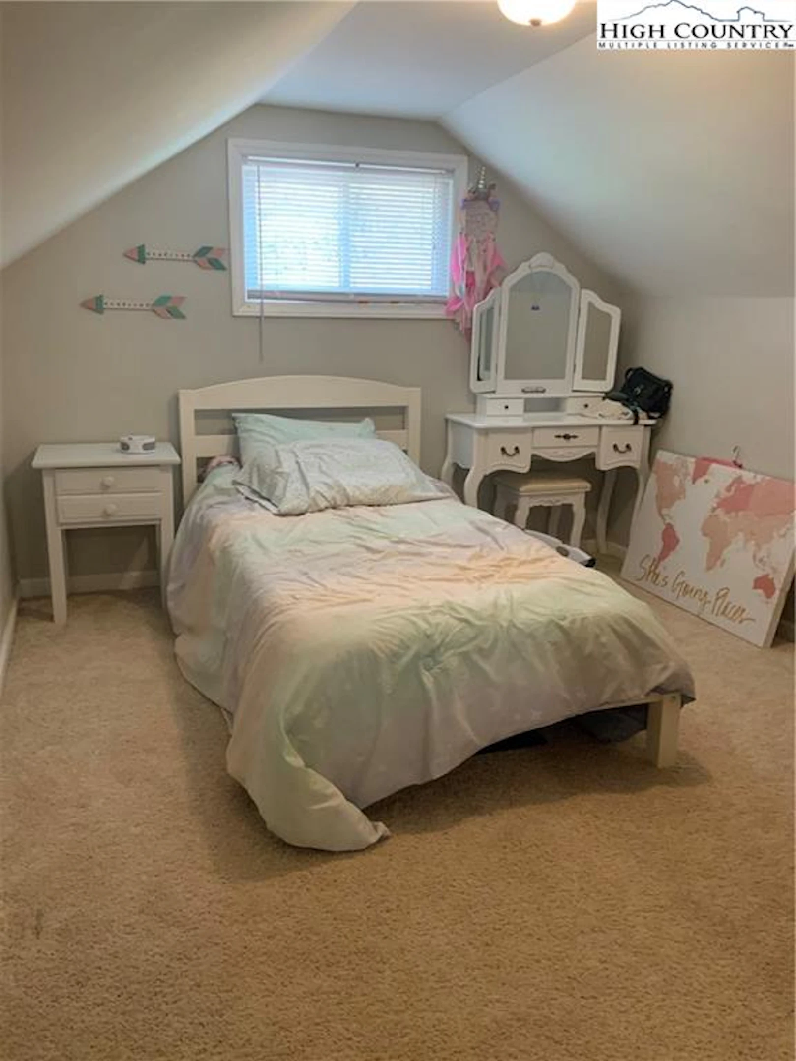 Image number 6 for the current listing